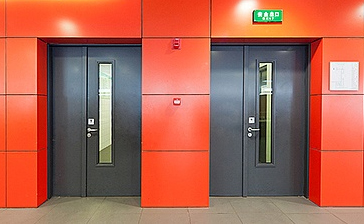 淄博消防器材:乙級(jí)防火門用在哪里？怎么避免防火門的隔熱不良情況？